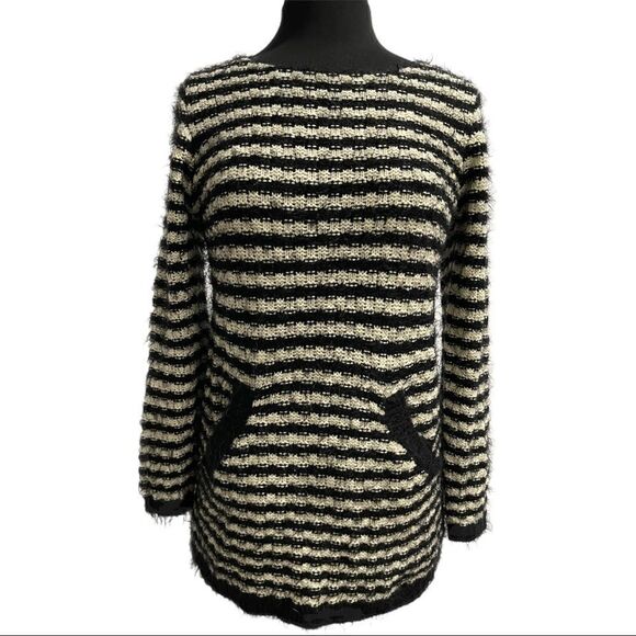 Mirumi Black And White Striped Eyelash Tunic Sweater Sz M - Picture 1 of 11